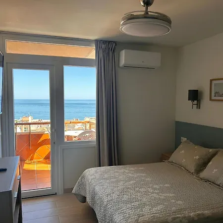 Апартаменты Carihuela Sea View Торремолинос